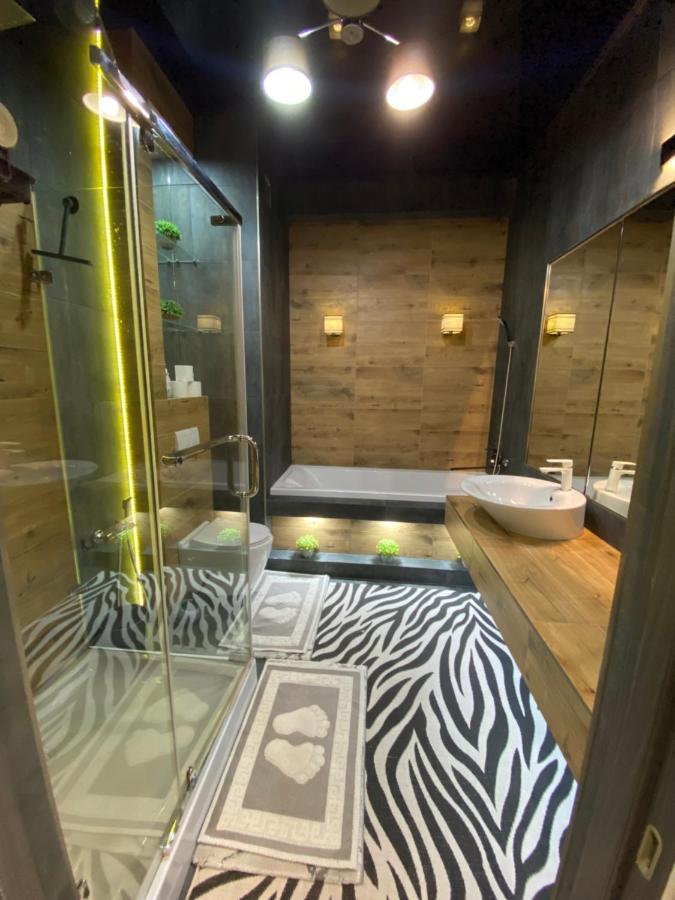 New Double Room Luxury Apartment In The Center Chişinău Esterno foto
