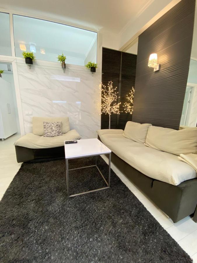 New Double Room Luxury Apartment In The Center Chişinău Esterno foto