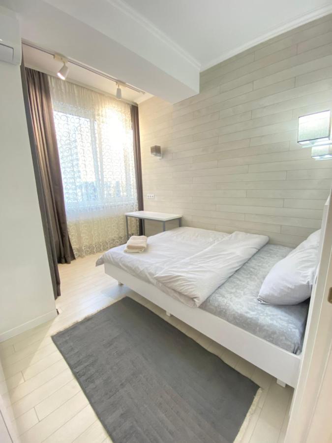 New Double Room Luxury Apartment In The Center Chişinău Esterno foto