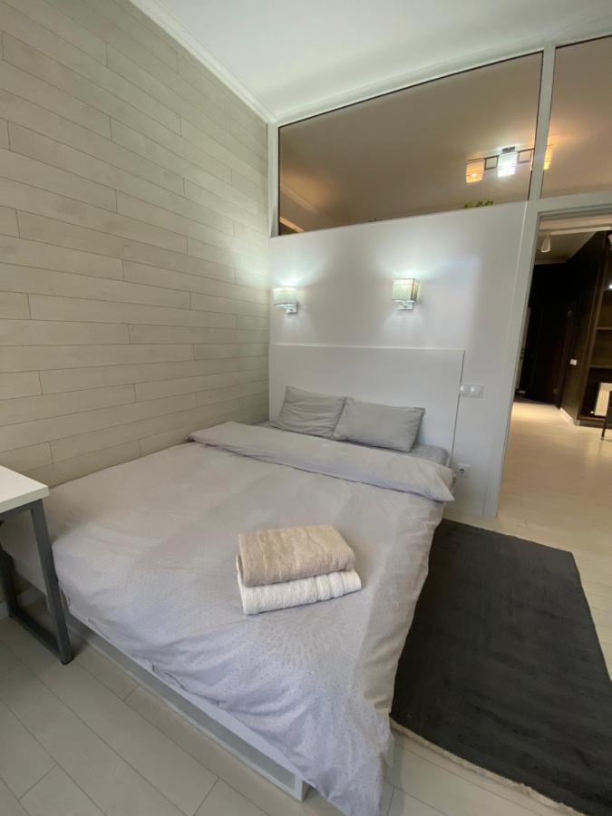 New Double Room Luxury Apartment In The Center Chişinău Esterno foto