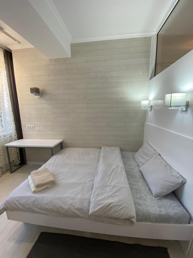 New Double Room Luxury Apartment In The Center Chişinău Esterno foto